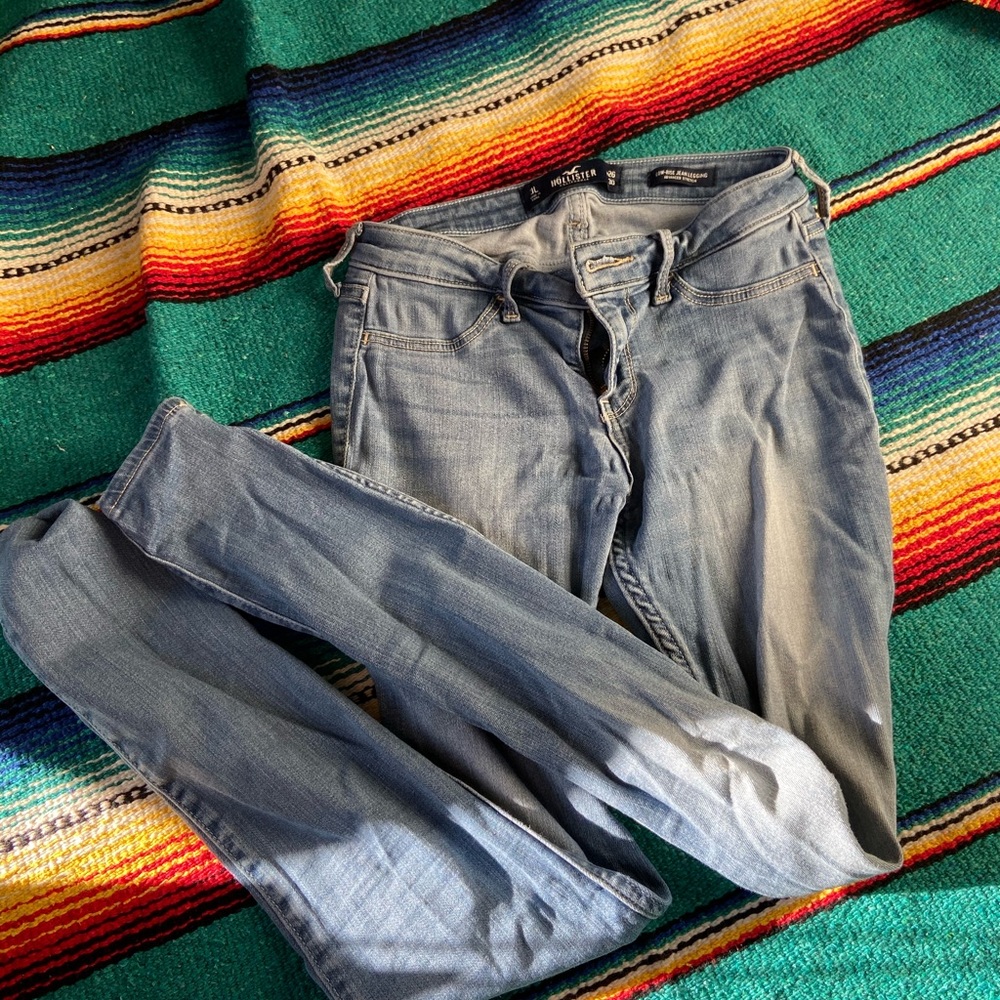 Hollister Low Rise Jean Legging Size 3L (26x30)